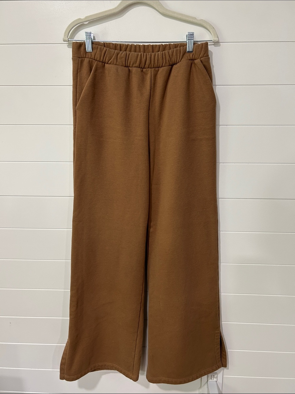 Beyond Yoga Open Ended Mid Riss Wide-Leg Pants with Side Slits